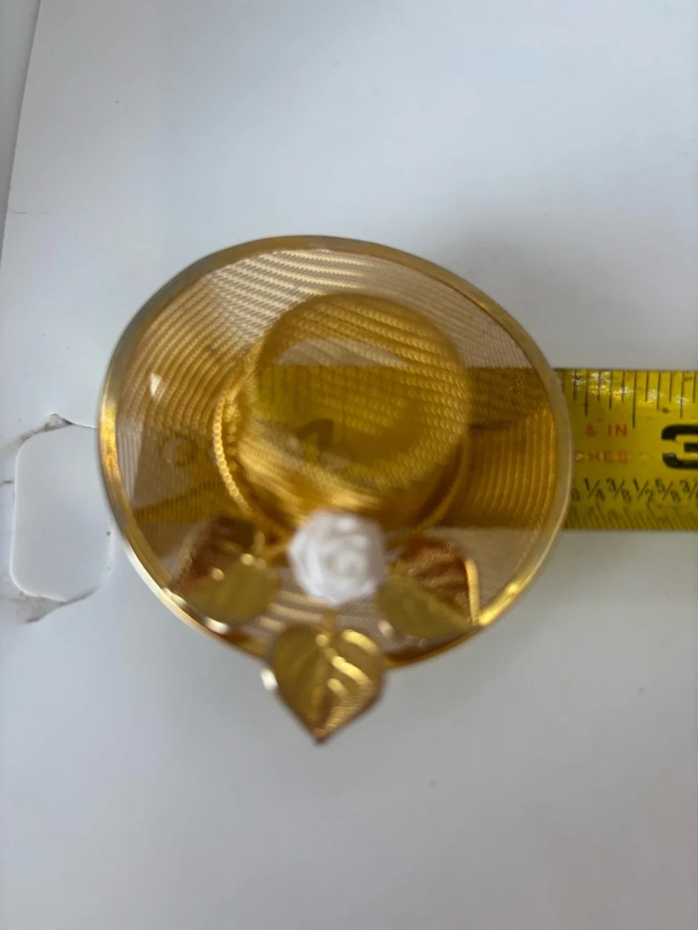 Vintage Gold tone mesh hat brooch